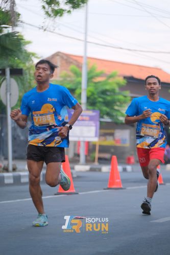 Race photo from Isoplus Run 2024 Surabaya