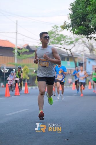 Race photo from Isoplus Run 2024 Surabaya