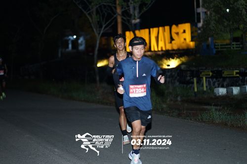 Race photo from Arutmin Borneo Run 2024
