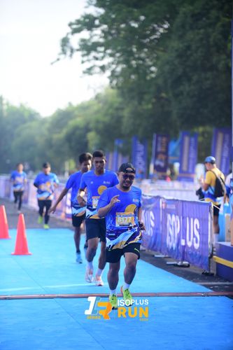 Race photo from Isoplus Run 2024 Surabaya