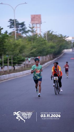 Race photo from Arutmin Borneo Run 2024
