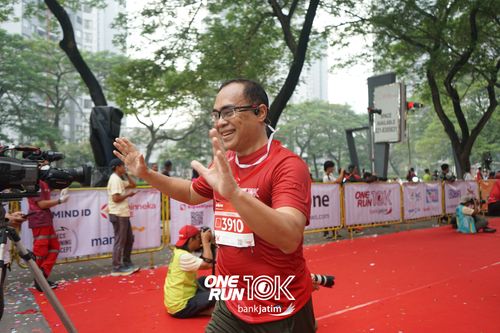 Race photo from ONE RUN 10 K