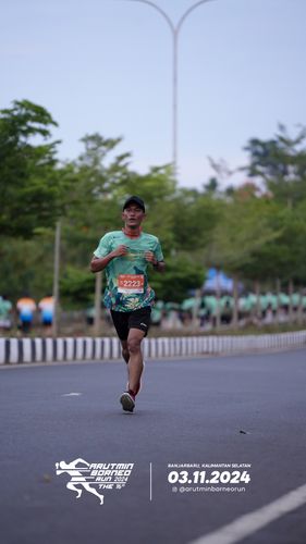 Race photo from Arutmin Borneo Run 2024