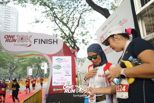 Race photo from ONE RUN 10 K