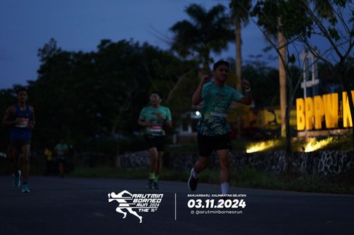 Race photo from Arutmin Borneo Run 2024