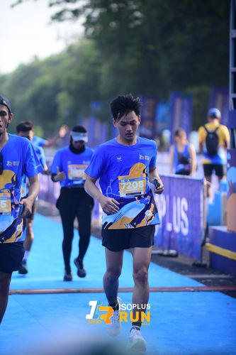 Race photo from Isoplus Run 2024 Surabaya