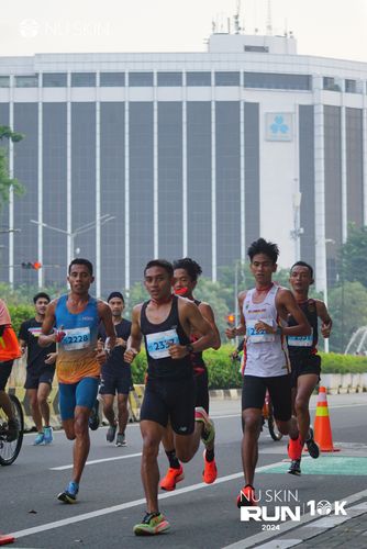 Race photo from Nu Skin Run 10K