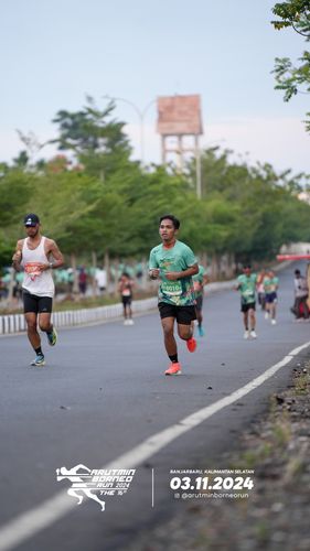 Race photo from Arutmin Borneo Run 2024