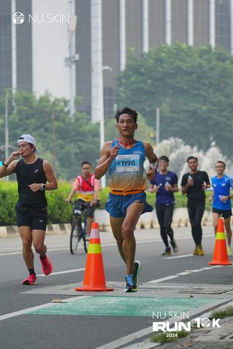 Race photo from Nu Skin Run 10K