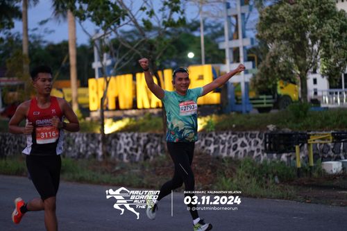 Race photo from Arutmin Borneo Run 2024