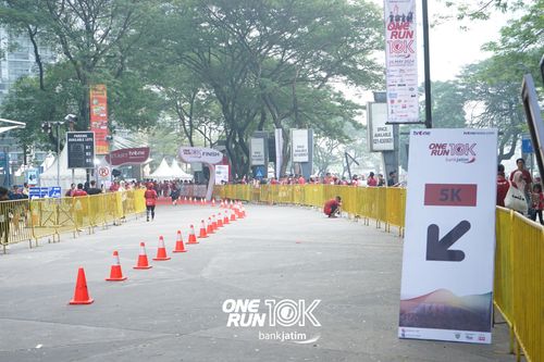 Race photo from ONE RUN 10 K