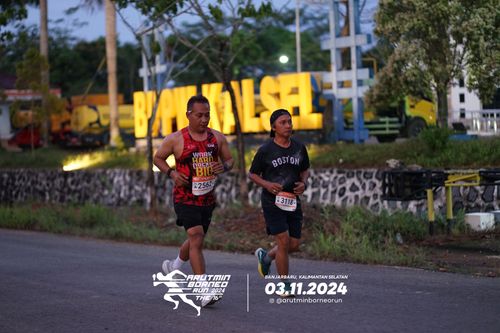 Race photo from Arutmin Borneo Run 2024