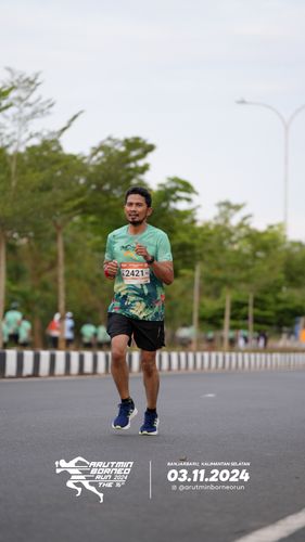 Race photo from Arutmin Borneo Run 2024
