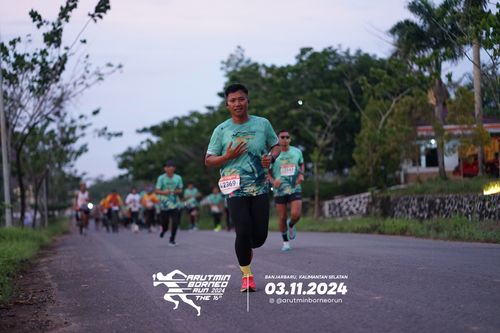 Race photo from Arutmin Borneo Run 2024