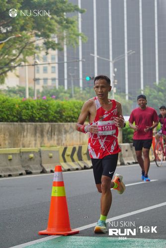 Race photo from Nu Skin Run 10K