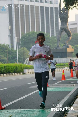 Race photo from Nu Skin Run 10K