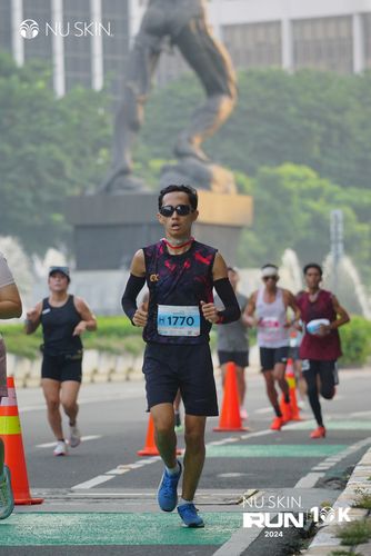 Race photo from Nu Skin Run 10K