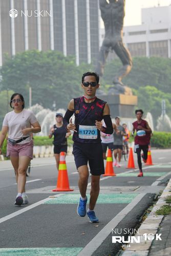 Race photo from Nu Skin Run 10K