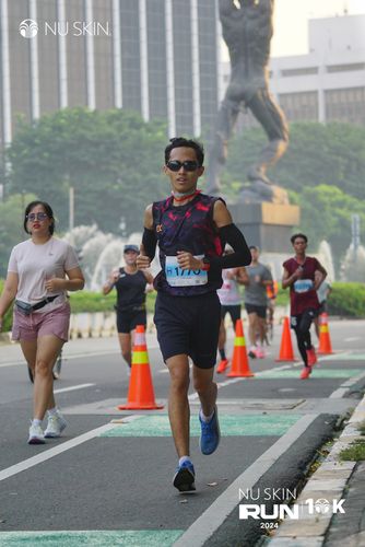 Race photo from Nu Skin Run 10K