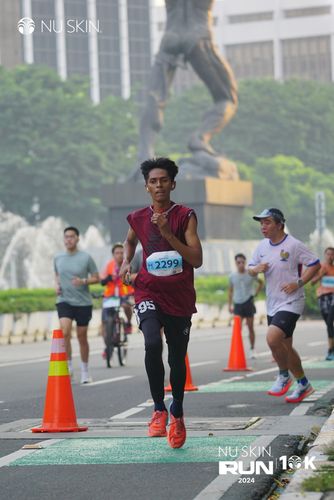 Race photo from Nu Skin Run 10K