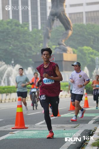 Race photo from Nu Skin Run 10K