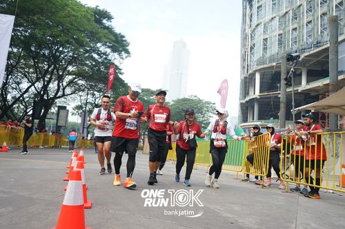 Race photo from ONE RUN 10 K