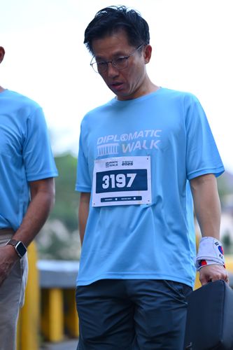 Race photo from KEMLU RUN 2025