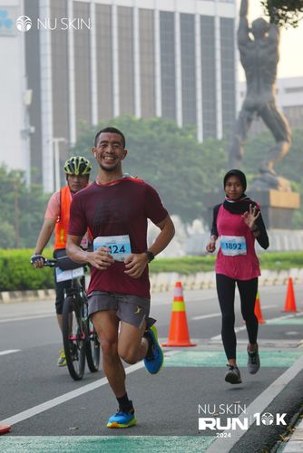 Race photo from Nu Skin Run 10K