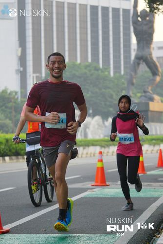Race photo from Nu Skin Run 10K