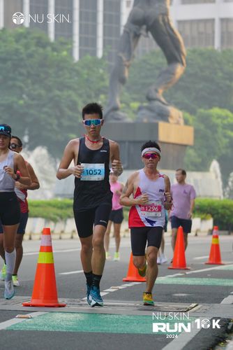 Race photo from Nu Skin Run 10K