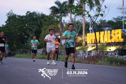 Race photo from Arutmin Borneo Run 2024