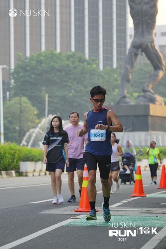 Race photo from Nu Skin Run 10K