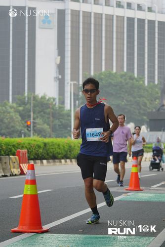 Race photo from Nu Skin Run 10K