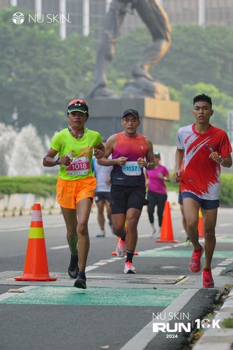 Race photo from Nu Skin Run 10K