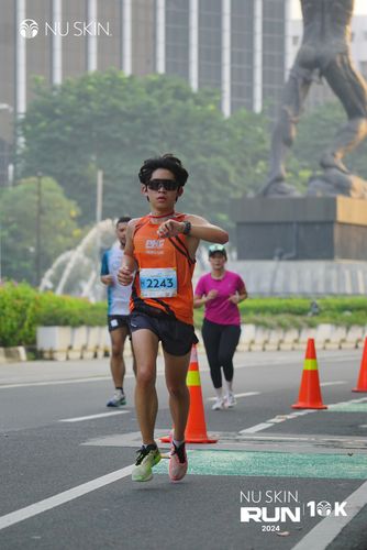Race photo from Nu Skin Run 10K
