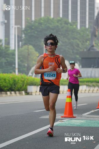 Race photo from Nu Skin Run 10K