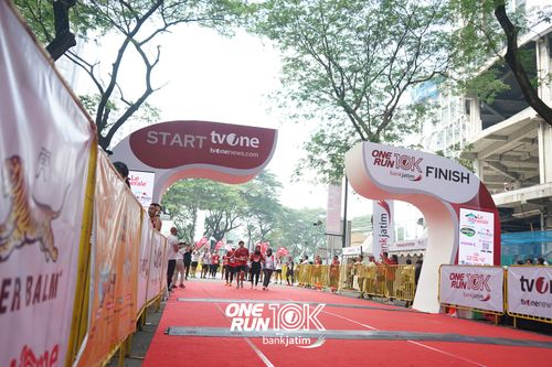 Race photo from ONE RUN 10 K