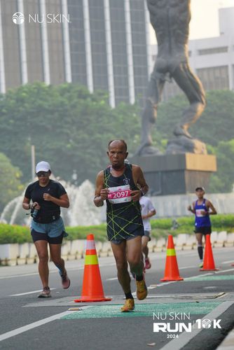 Race photo from Nu Skin Run 10K