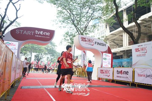 Race photo from ONE RUN 10 K