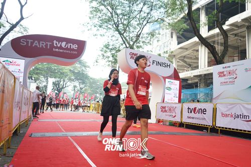Race photo from ONE RUN 10 K