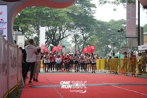 Race photo from ONE RUN 10 K