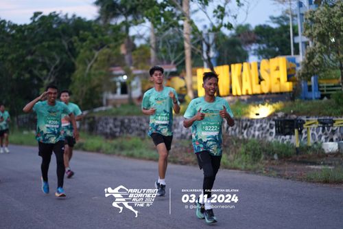 Race photo from Arutmin Borneo Run 2024