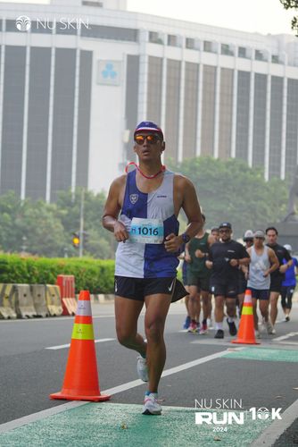 Race photo from Nu Skin Run 10K