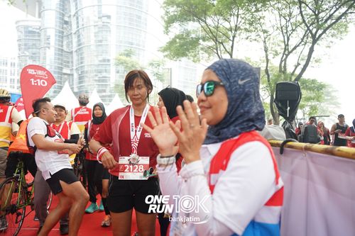 Race photo from ONE RUN 10 K