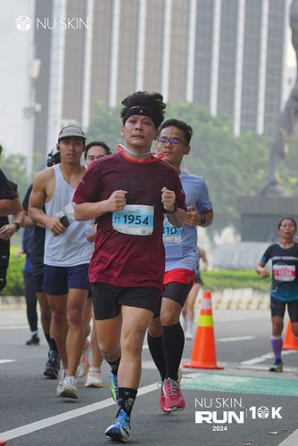 Race photo from Nu Skin Run 10K