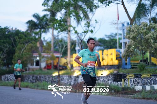 Race photo from Arutmin Borneo Run 2024