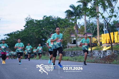 Race photo from Arutmin Borneo Run 2024