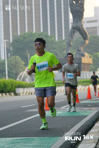 Race photo from Nu Skin Run 10K