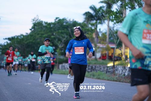 Race photo from Arutmin Borneo Run 2024