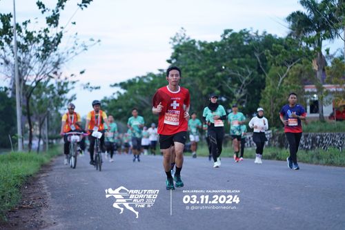 Race photo from Arutmin Borneo Run 2024